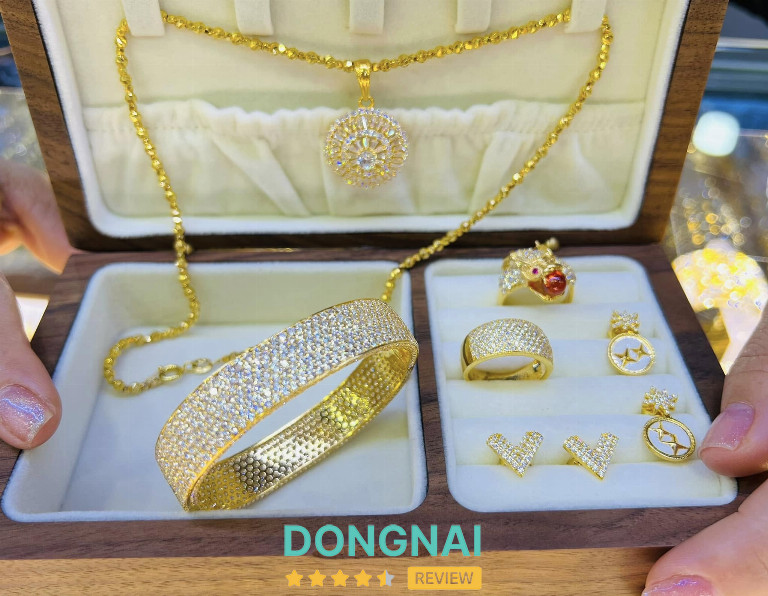 Tiệm Vàng Ngọc Châu Hoa