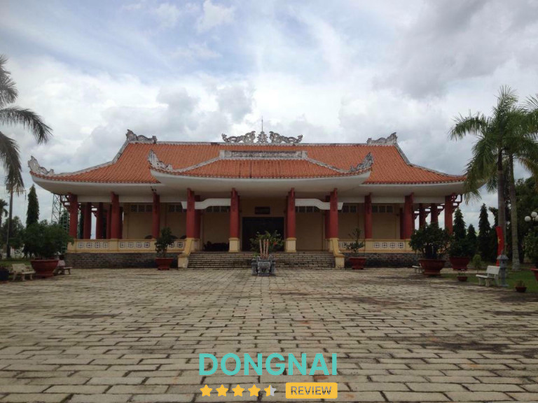 Nhà trưng bày tại khu di tích lịch sử Địa Đạo Nhơn Trạch