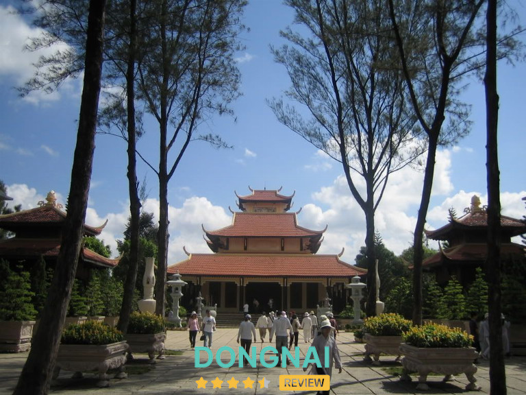 Thiền viện Thường Chiếu trong khung giờ đẹp nhất, thích hợp tham quan và tĩnh tâm.