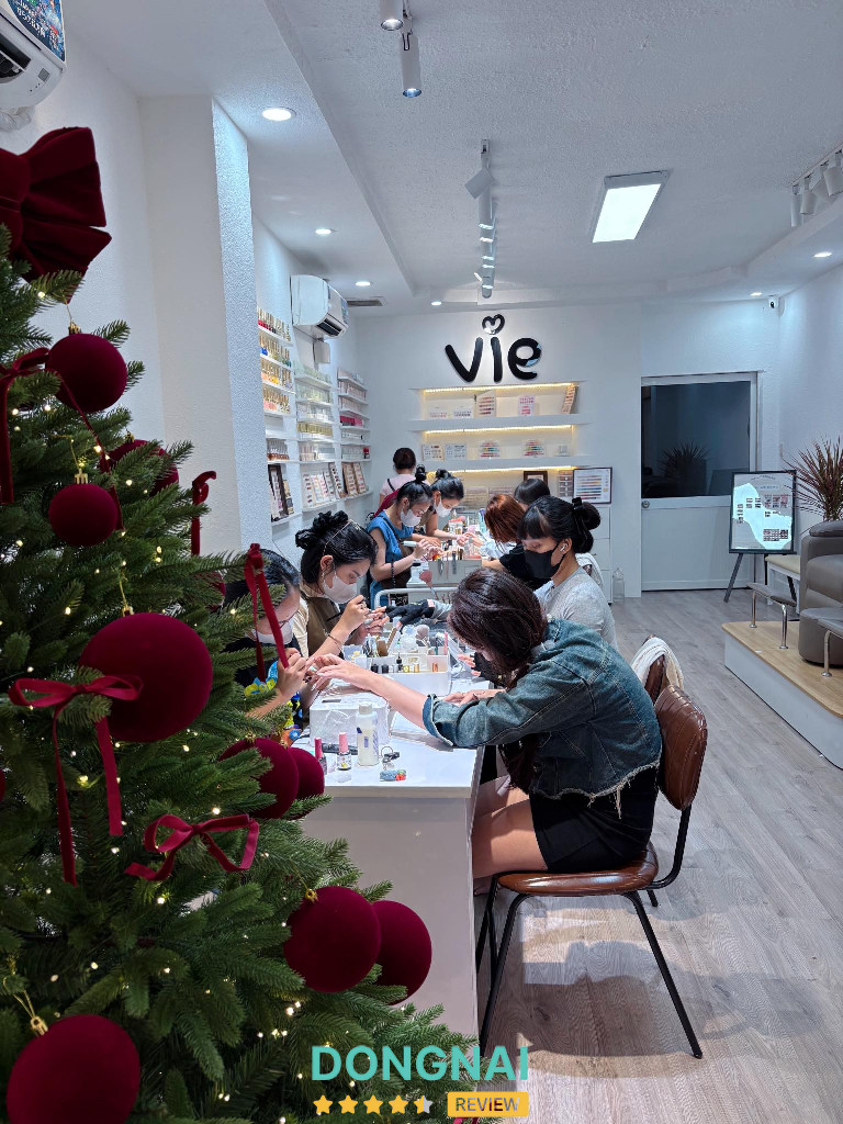 Vie Nail - 325 Đồng Khởi