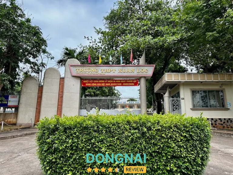 Trường THPT Xuân Lộc