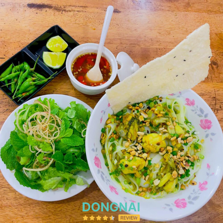 Mì Quảng Hoài Phố – 5 Đoàn Văn Cự