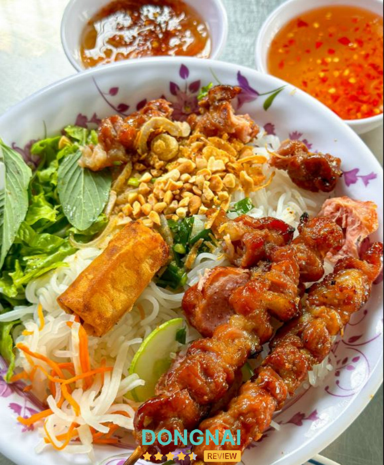 Cơm tấm Phương Thanh - Hẻm 1160 Nguyễn Ái Quốc