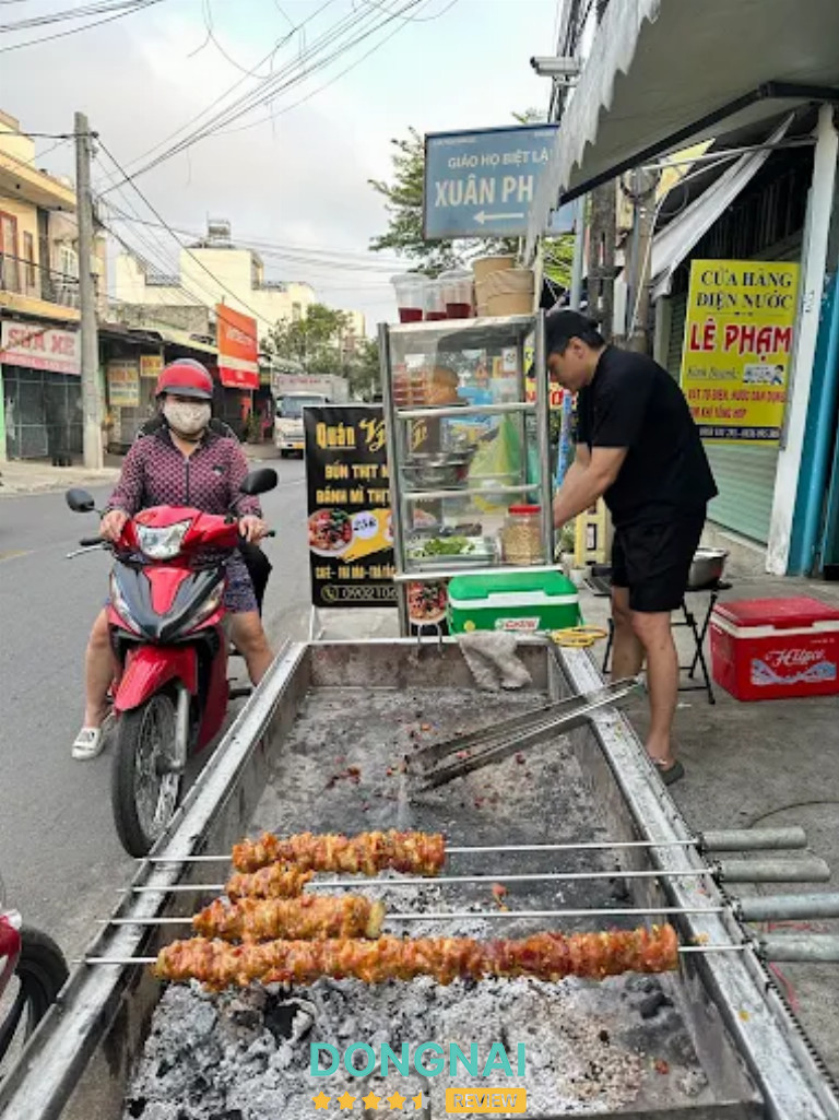 Bún Thịt Nướng Vy Vy - 43/10 Đoàn Văn Cự