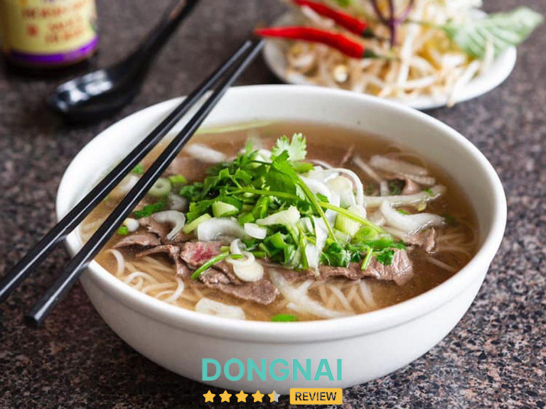 Phở Xuân - 77 Nguyễn Ái Quốc