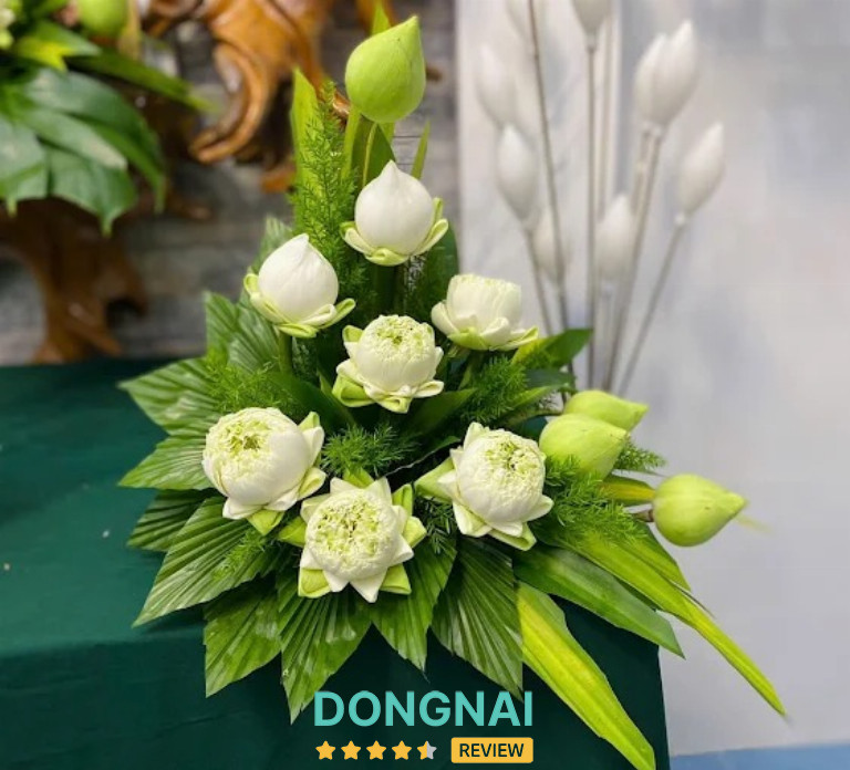 Tiệm Hoa Nhuận Nhân - QL1A/2340 tổ 1A ấp 6