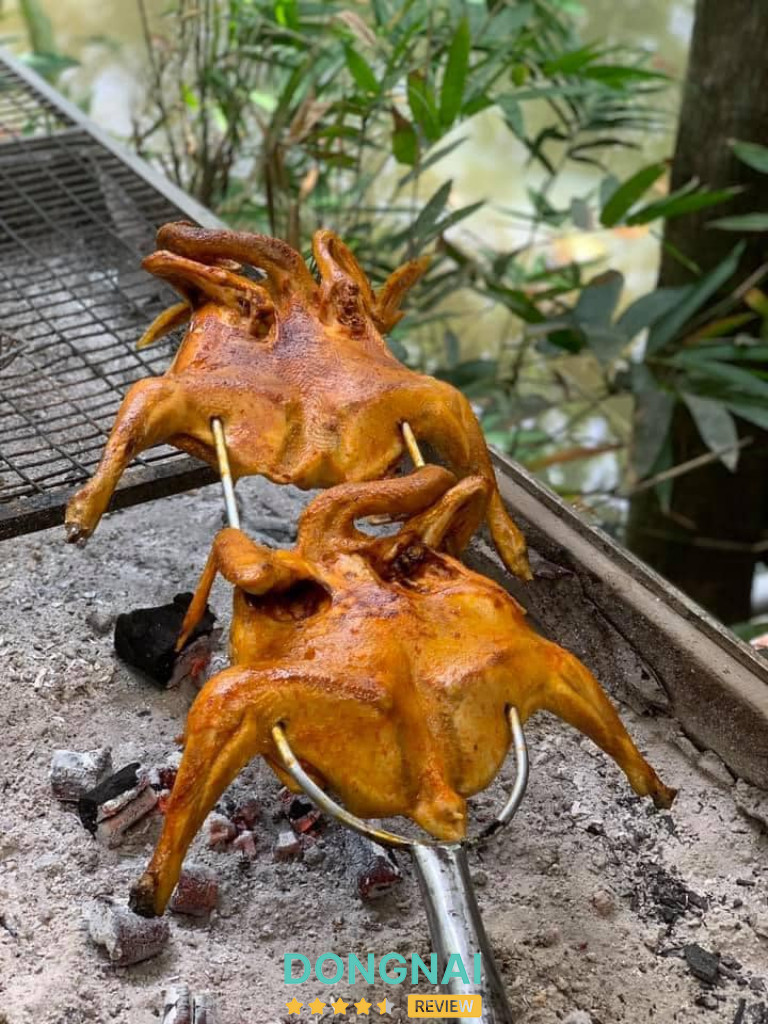 Quán Miệt Vườn Bờ Sông - 33 Cách Mạng Tháng 8