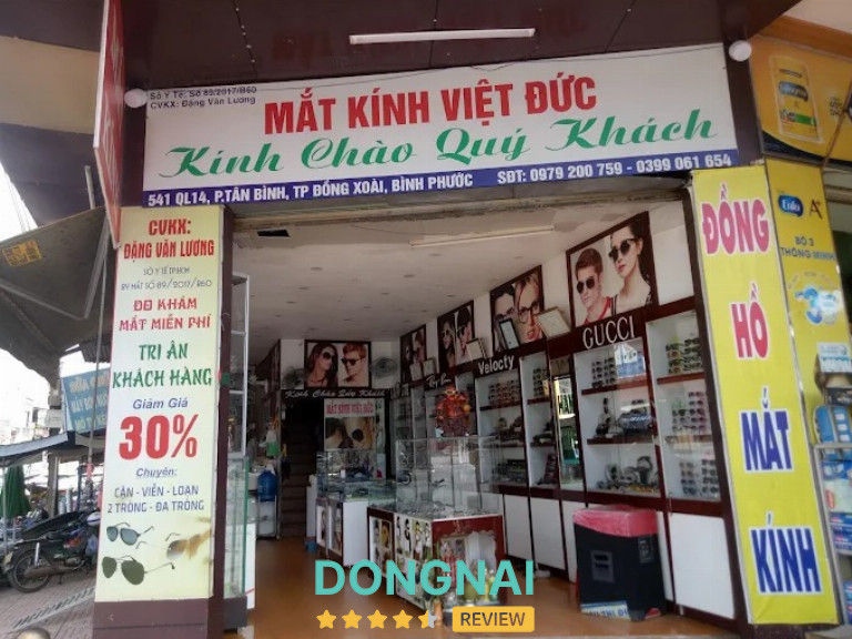 tiệm cắt kính cận ở Đồng Xoài