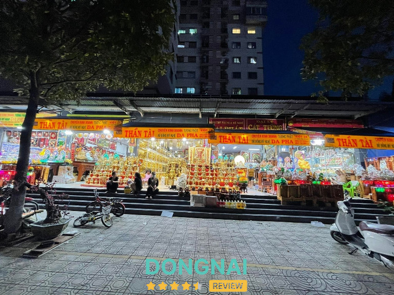 cửa hàng bàn thờ Thần Tài Ông Địa ở Biên Hòa