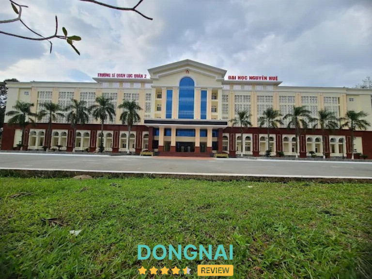 Trường Đại học Nguyễn Huệ - Tam Phước