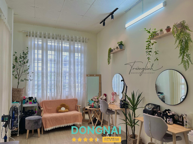 Trường Linh Makeup Store - 94/13 Võ Thị Sáu