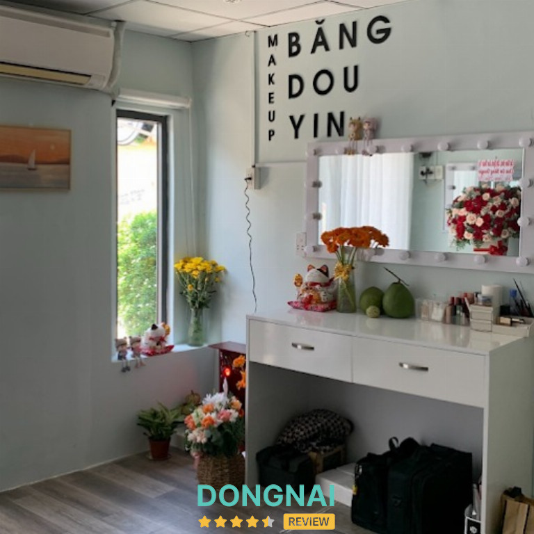 Băng Douyin Makeup Artist - 238/25 Phan Trung