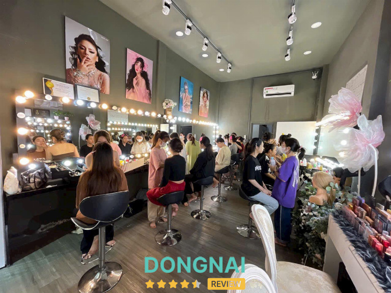 Annie Wedding & Makeup Academy - 79 Nguyễn Tri Phương