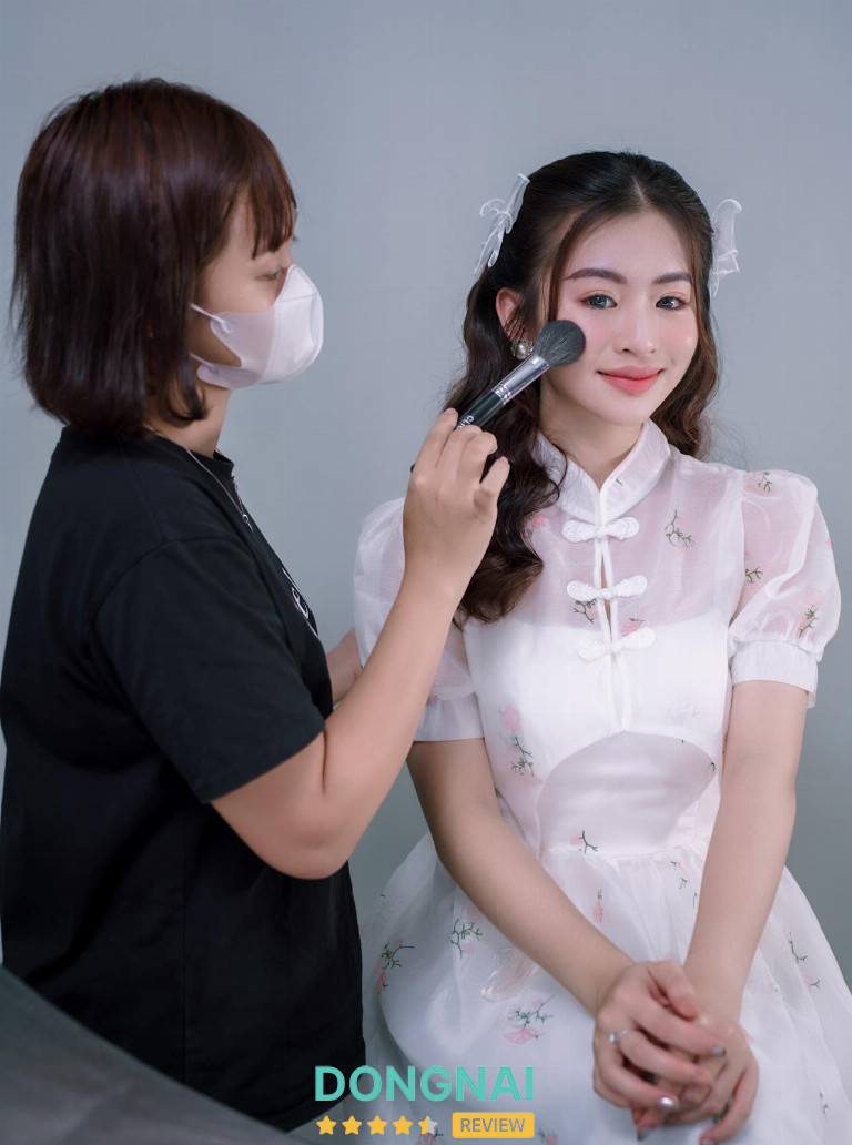 studio trang điểm cô dâu ở Long Thành