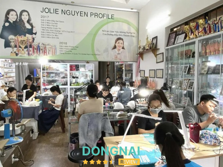 Jolie Nails & Beauty - 147 Quang Trung 