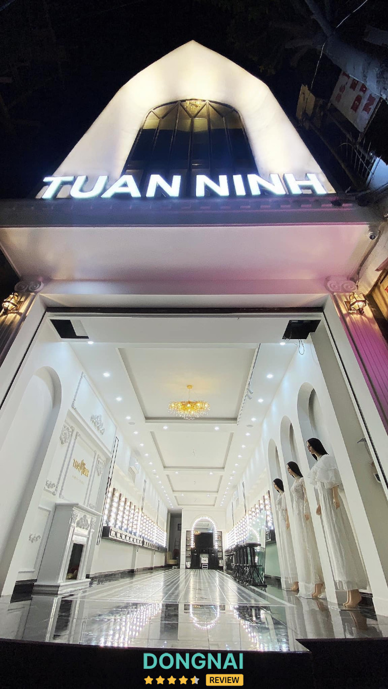 Trang điểm Tuấn Ninh - 1330 Nguyễn Ái Quốc