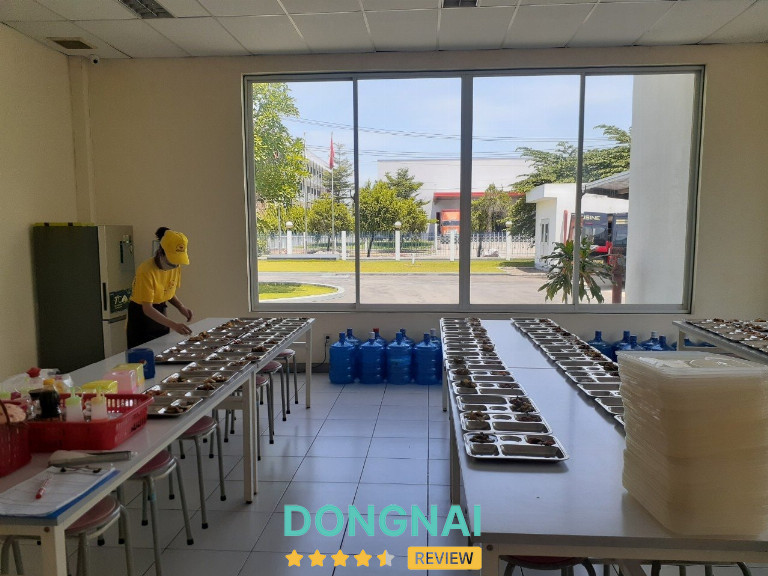 Suất Ăn Công Nghiệp Phú Gia Minh - Đ. 6A, An Bình