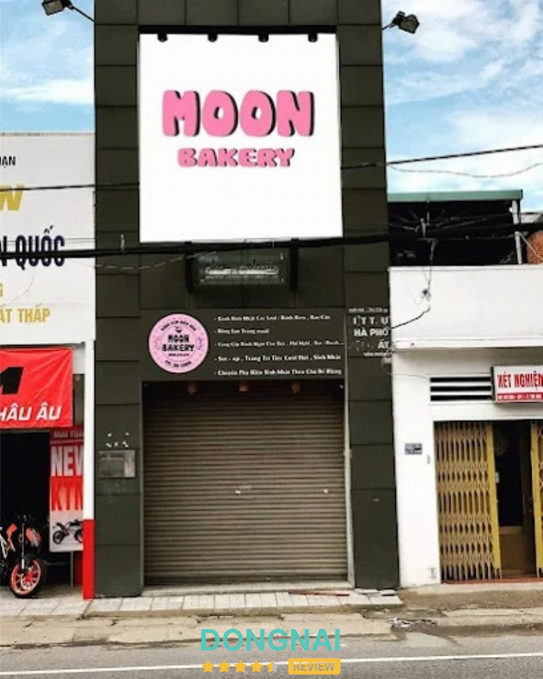 Moon Bakery - 1107 Phạm Văn Thuận