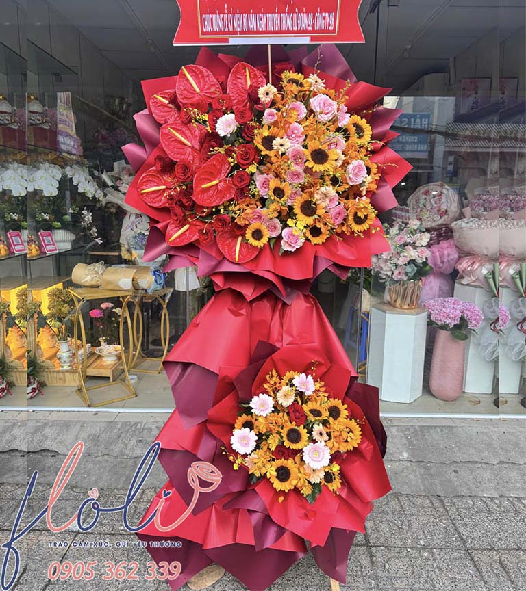 FLoLi làm kệ hoa khai trương ở Đồng Nai